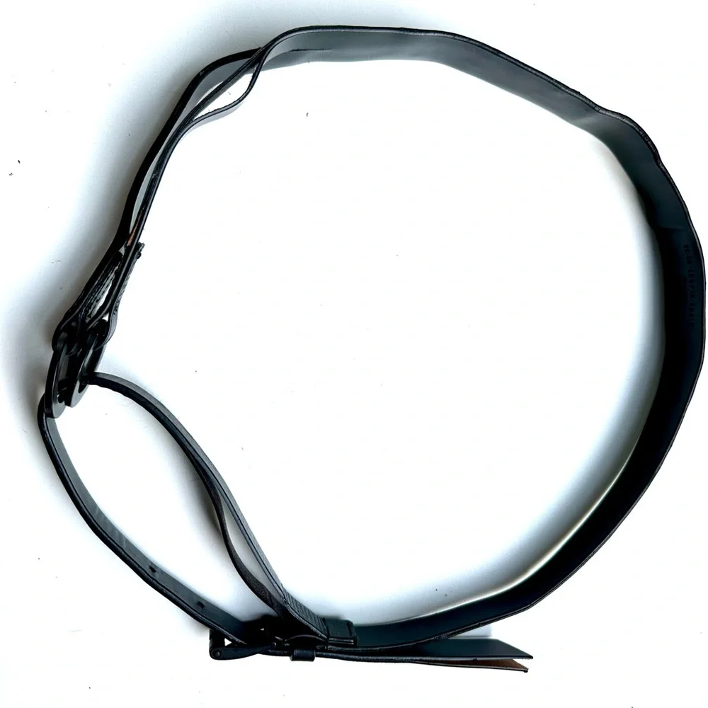 Gucci Black Leather Belt with Monochrome Hardware, damage